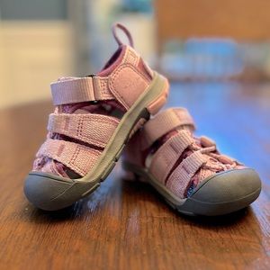 Keens Newport Toddler Shoe Size 5